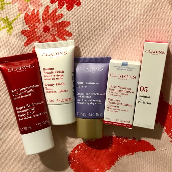Clarins skincare and body care set with floral tote bag - Picture 5 of 8